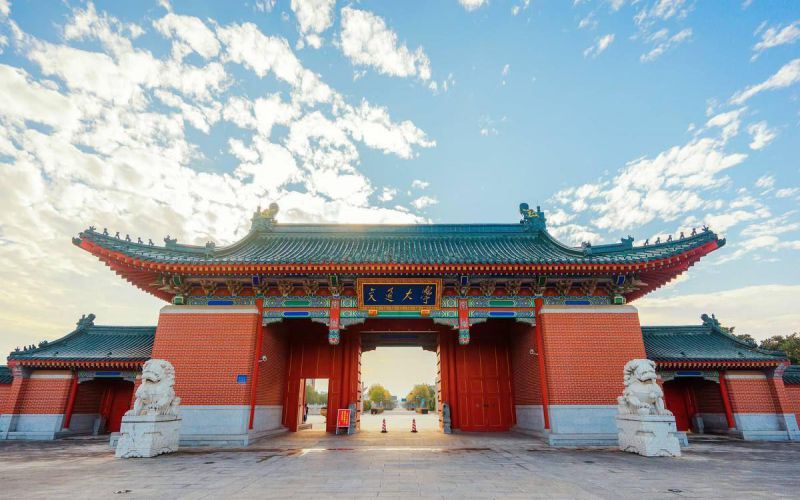 怀进鹏在上海交通大学调研树立和践行正确政绩观学习教育开展情况